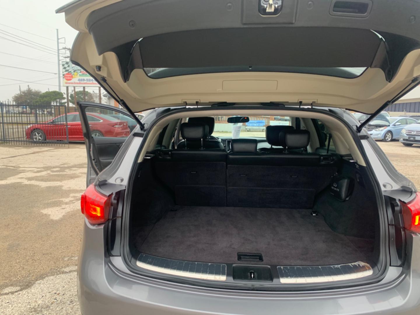 2009 Gray /Black Infiniti FX FX35 2WD (JNRAS18U39M) with an 3.5L V6 DOHC 24V engine, Automatic transmission, located at 1830 North Belt Line Road, Irving, TX, 75061, (469) 524-0199, 32.834373, -96.993584 - Photo#10